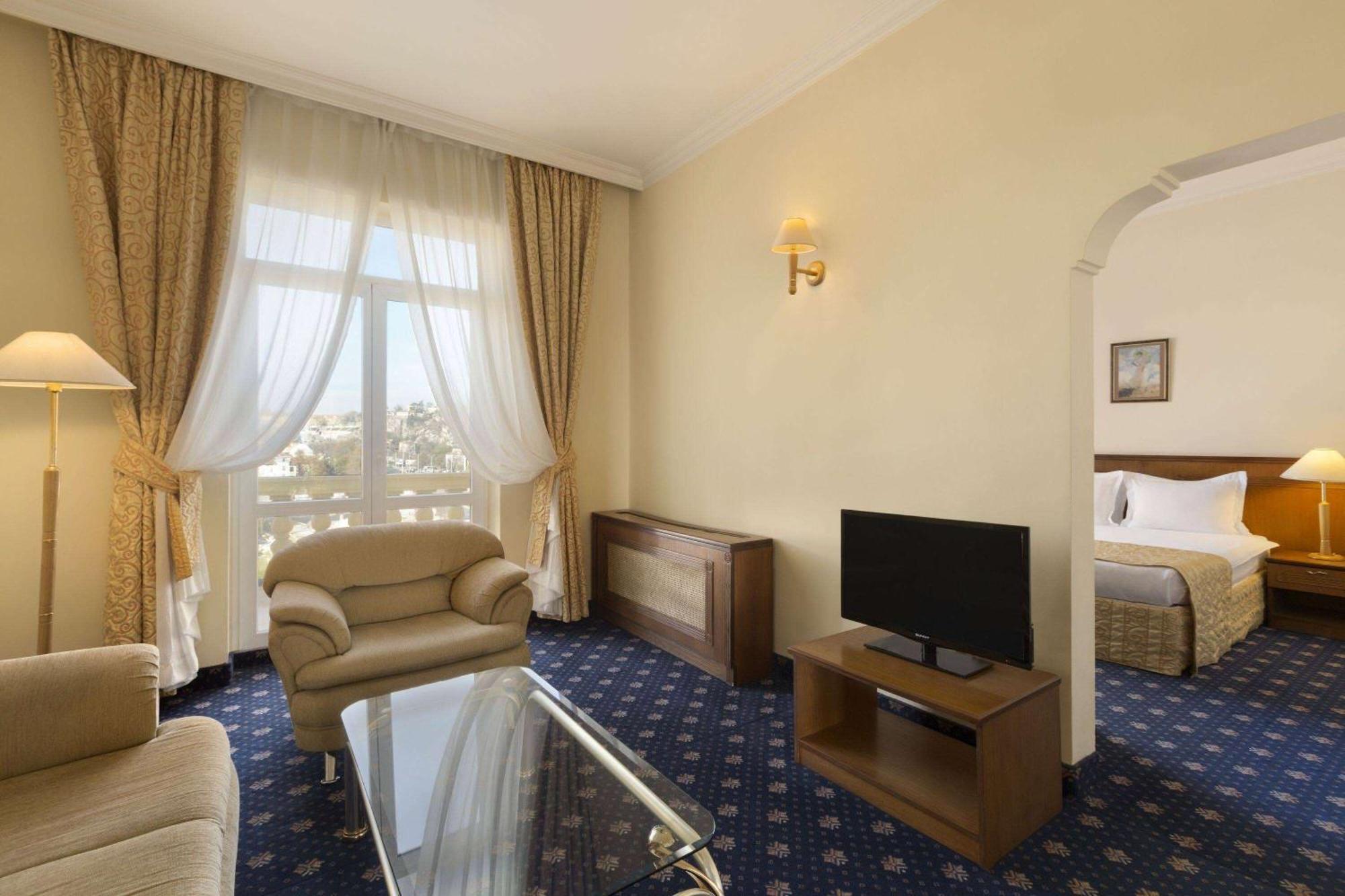 Hotel Ramada By Wyndham Trimontium 4*